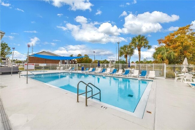 Building Photo - 1400 Gandy Blvd N