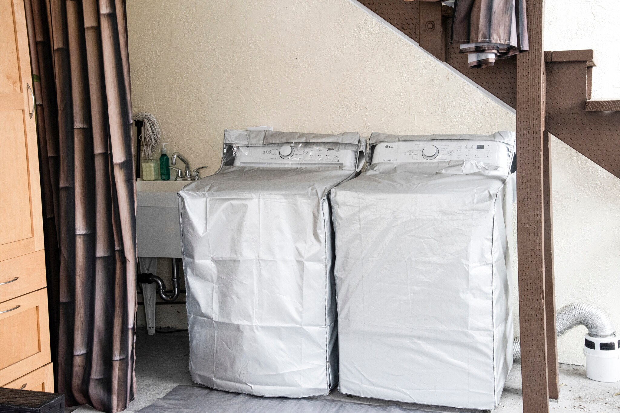 dedicated laundry for you - 4766 Geranium Pl