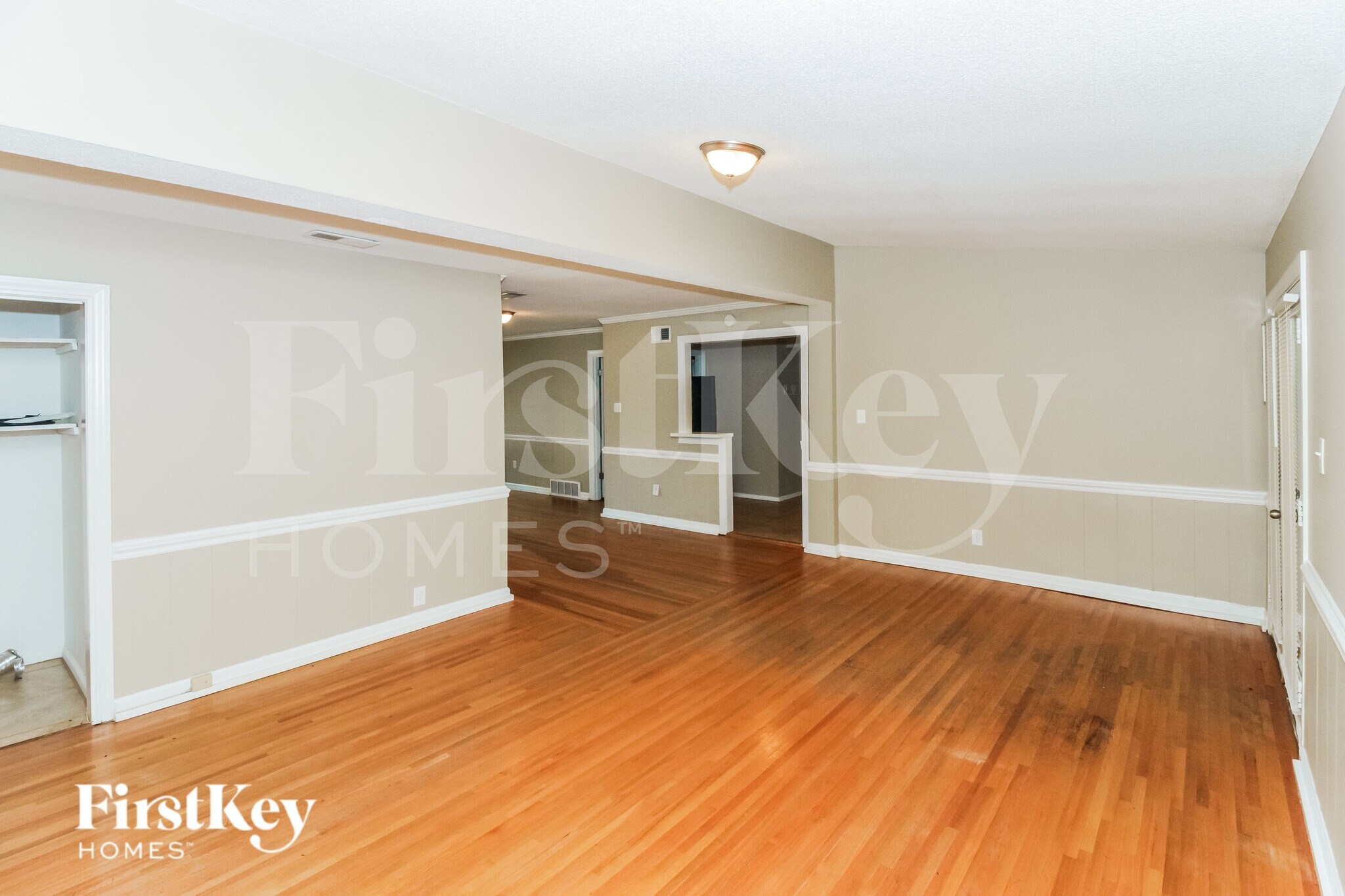 Building Photo - 1307 S White Station Rd