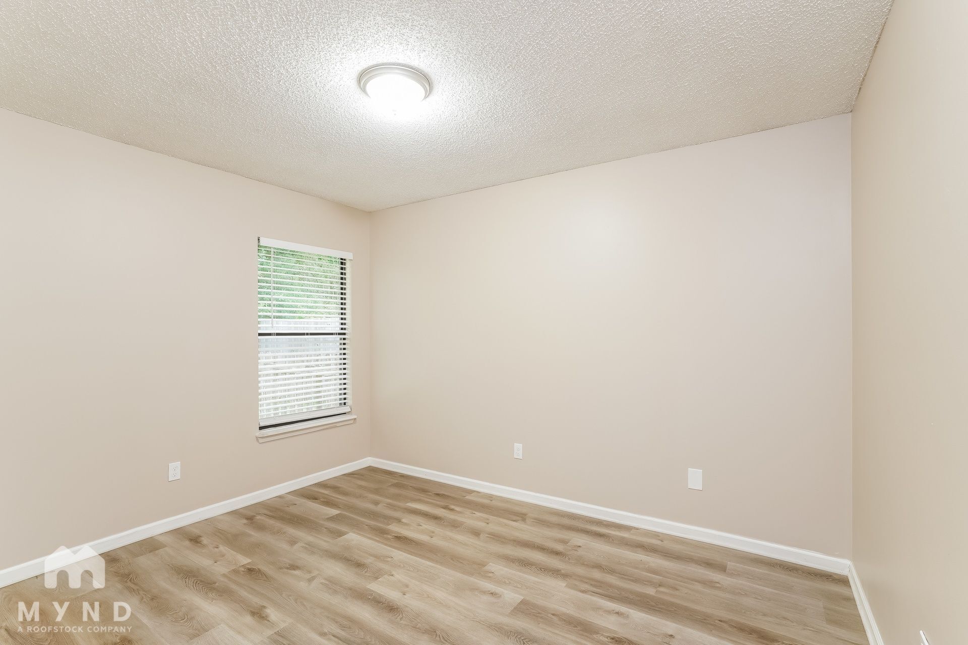 Building Photo - 398 Willow Green Dr
