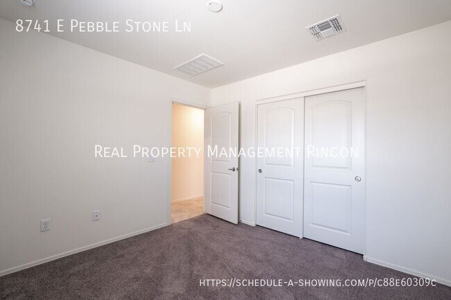 Building Photo - 8741 E Pebble Stone Ln