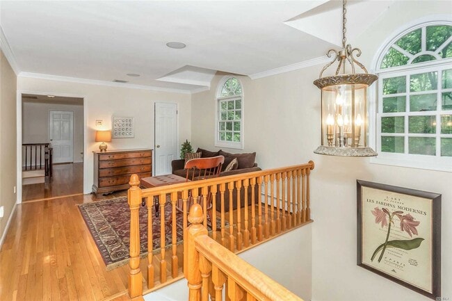 Building Photo - 343 Oyster Bay Road