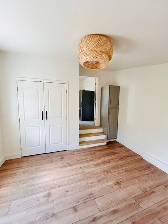 Building Photo - Knoxville 37920 - 1 bedroom, 1 bath unit o...