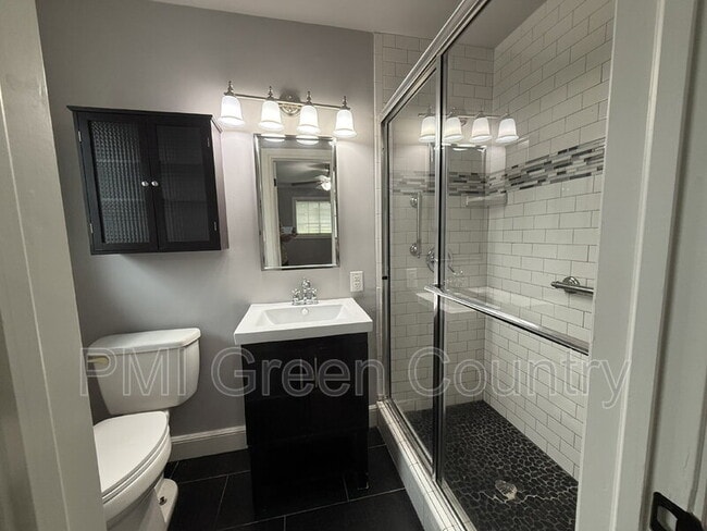 Building Photo - 5428 E 25th Pl