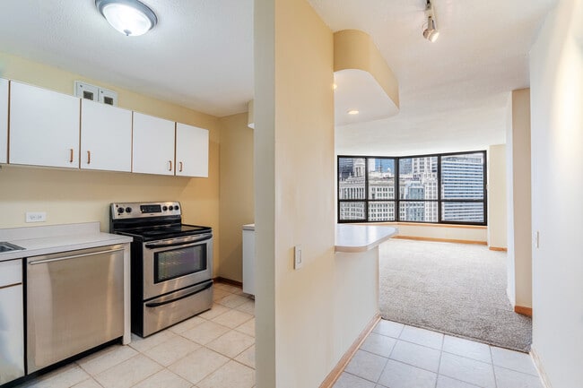 Building Photo - 405 N Wabash Ave