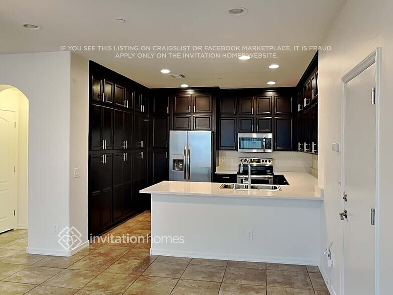 Building Photo - 29056 N 124th Dr