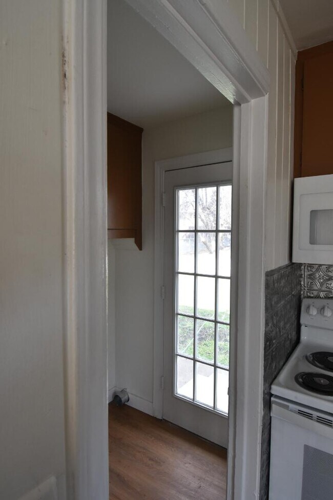 Building Photo - 1817 Birch St