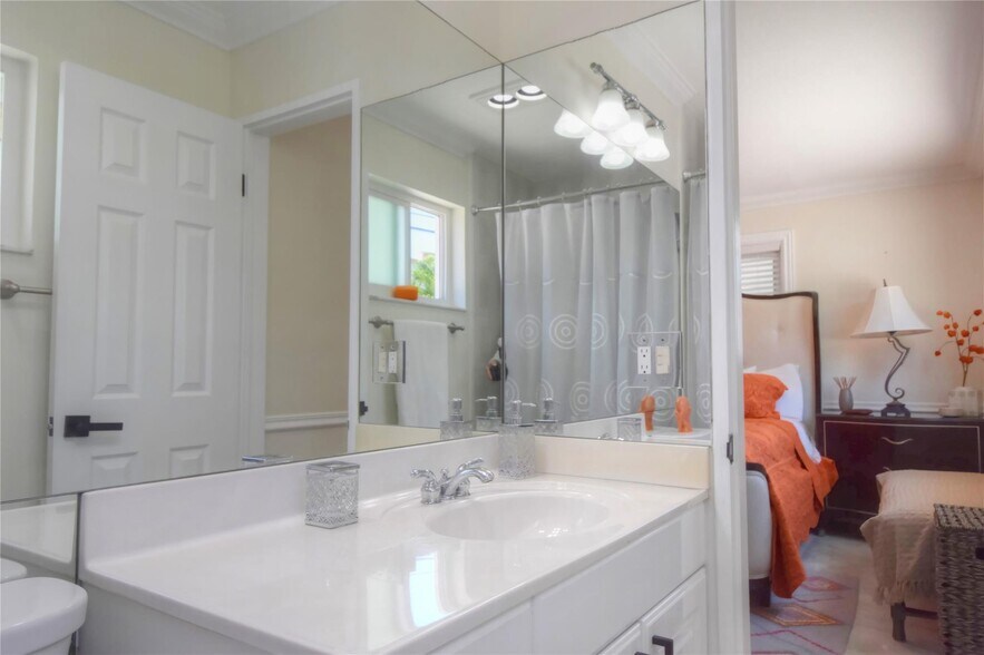 Building Photo - 2228 SE 10th St