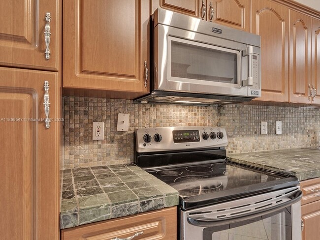 Building Photo - 16879 SW 1st Manor