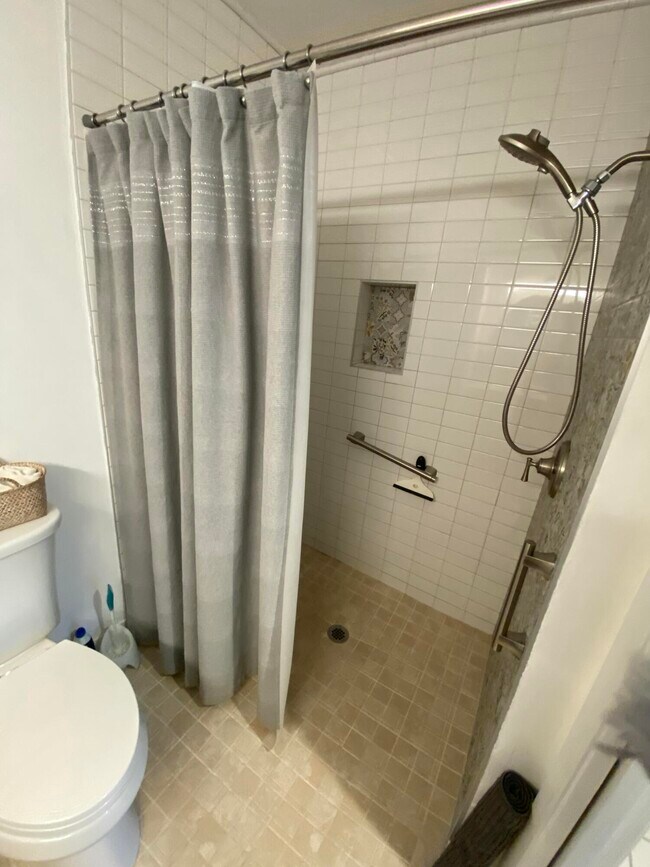 Building Photo - 5061 Nesting Way