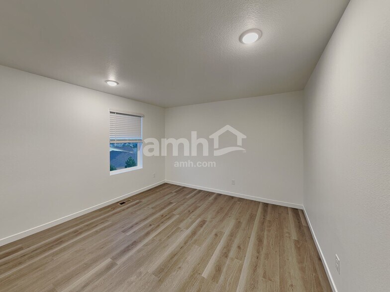 Building Photo - 26136 E Calhoun Pl