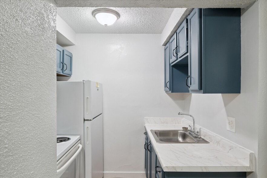 Primary Photo - Greenfield Apartments