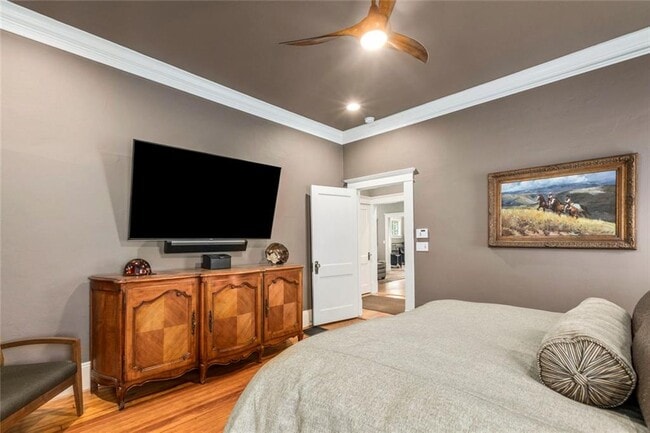 Building Photo - 976 Adair Ave NE