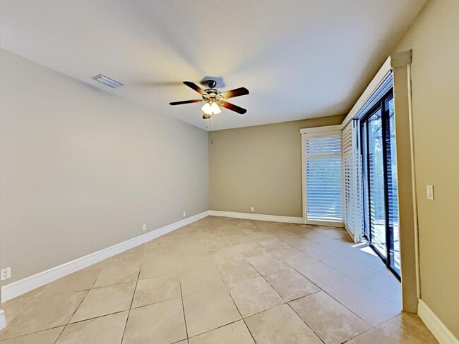 Building Photo - 1076 Deerwood Ln