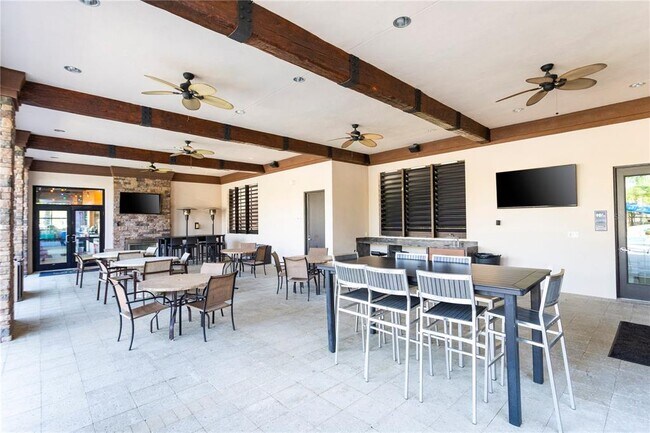 Building Photo - 5251 Wildwood Wy