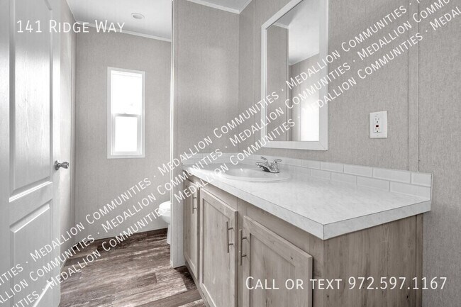 Building Photo - 141 Ridge Way-