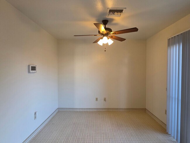 Building Photo - 6901 Courtside Cir