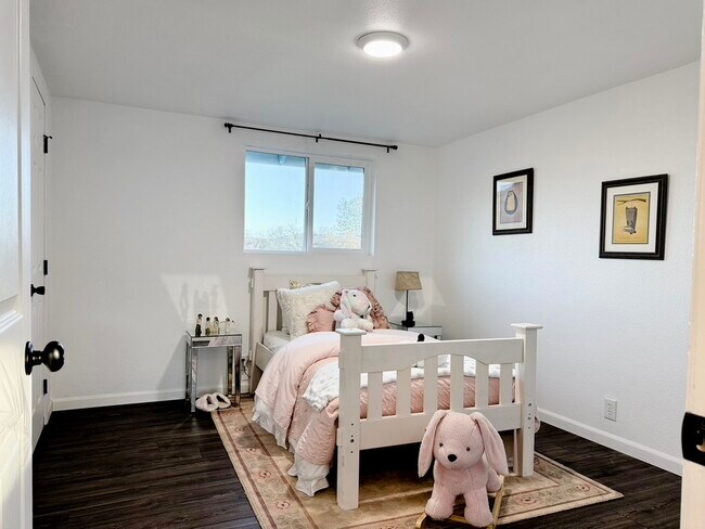 Building Photo - 16060 39th Ave