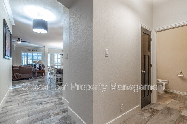 Building Photo - 25744 Two Springs