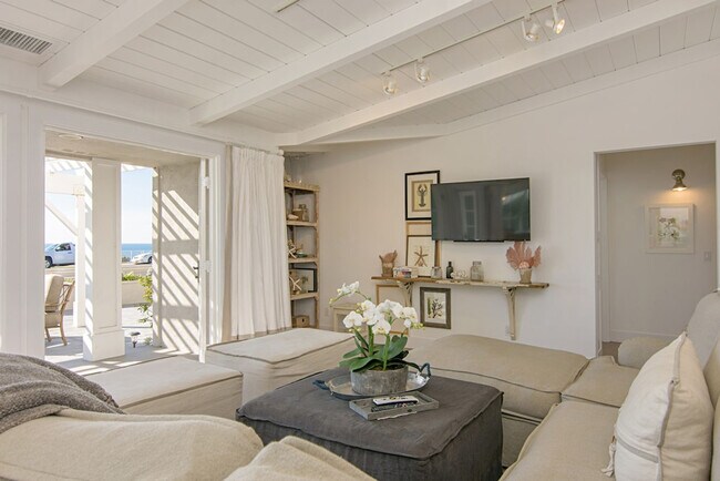 Building Photo - 3690 Carlsbad Blvd