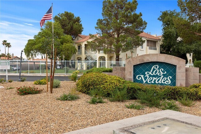 Building Photo - 4861 S Torrey Pines Dr