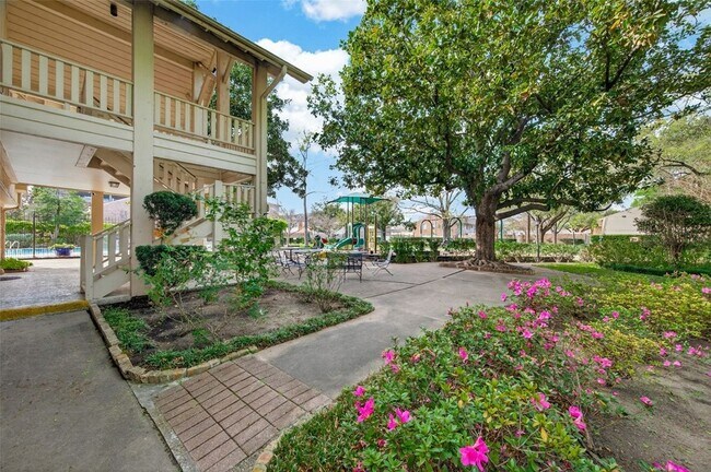 Building Photo - 6404 Burgoyne Dr.