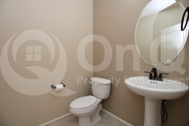 Building Photo - 4313 E Folgers Rd