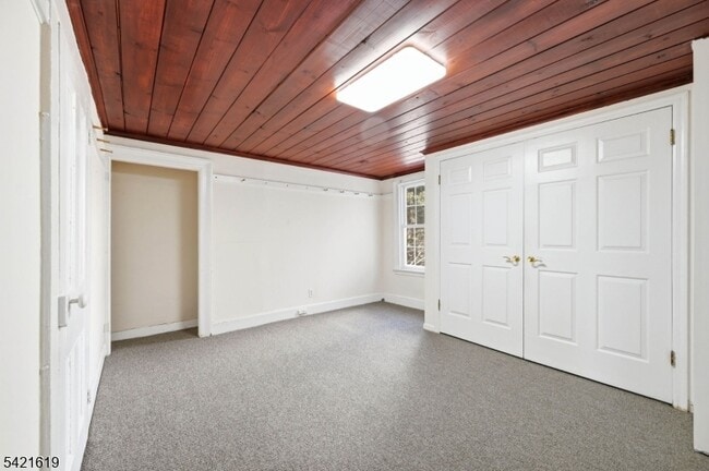 Building Photo - 104 Maple Ave