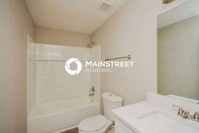Building Photo - 3 Bedroom Pet-Friendly Home in COVINGTON, GA with Main Street Renewal