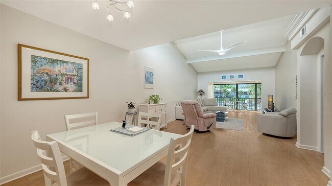 Building Photo - 1611 Clower Creek Dr