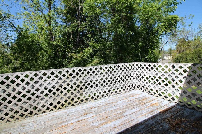 Building Photo - 84 Franklin St