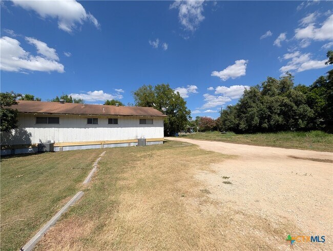 Building Photo - 163 Richter Ln