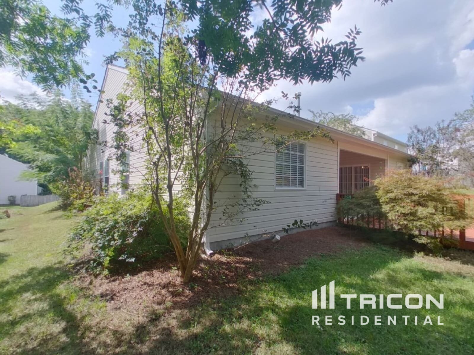 Building Photo - 6017 Ashebrook Dr
