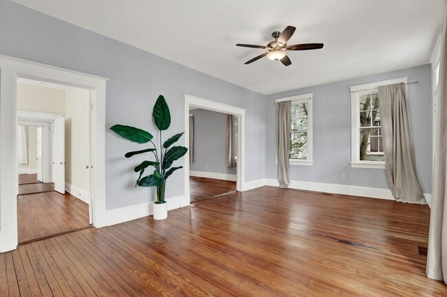 Building Photo - 25 E 33rd St