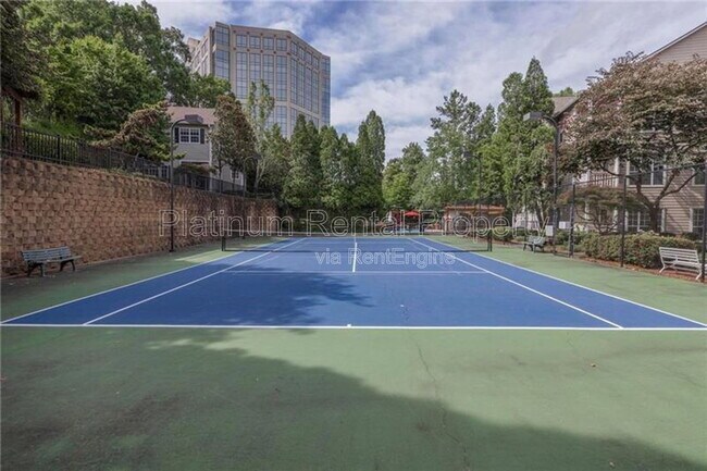 Building Photo - 1250 Parkwood Cir SE