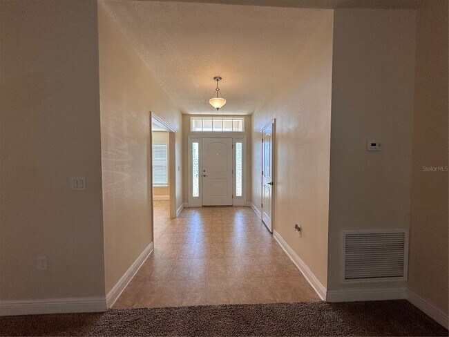 Building Photo - 402 Edith Dr