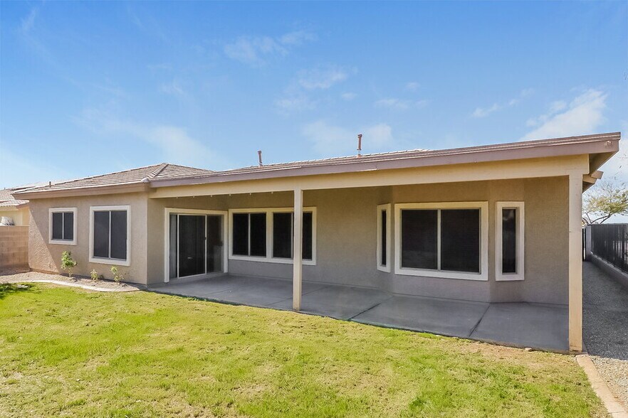 Building Photo - 5405 S 55th Ave