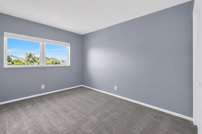 Building Photo - 10000 Meridian Way N