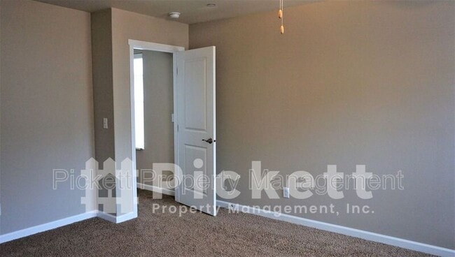 Building Photo - 4549 Bay Vista Blvd