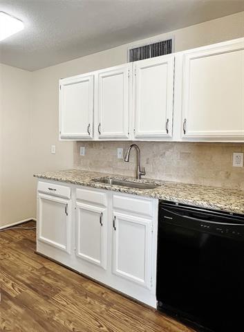 Building Photo - 7132 Nutmeg Ln