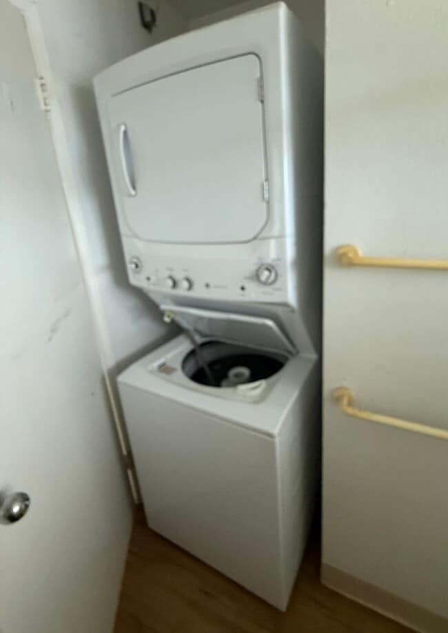 Building Photo - Lihue, Upper 2 bed 2 bath condo. Month to month