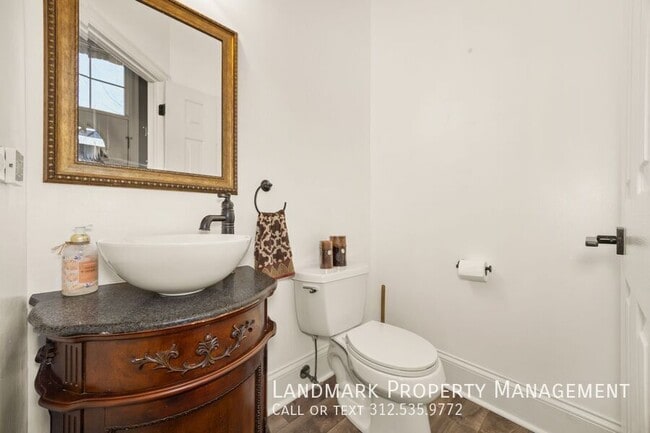 Building Photo - 6431 W 64th Pl