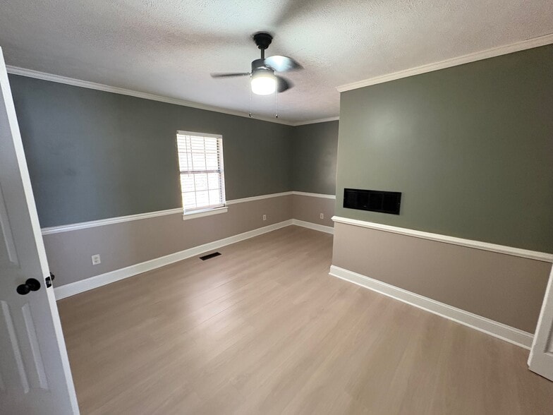 Building Photo - 246 Park Rd SW