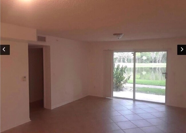 Building Photo - 100 Crestwood Ct N