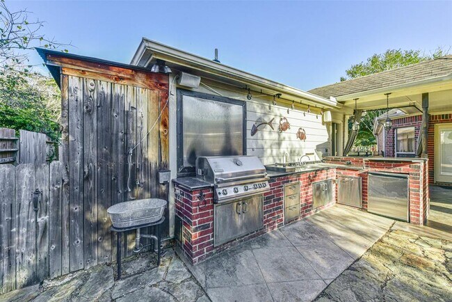 Building Photo - 24506 Screech Owl Ct