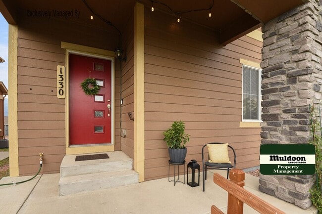 Building Photo - Very Nice Three Bedroom Home with a Loft a...