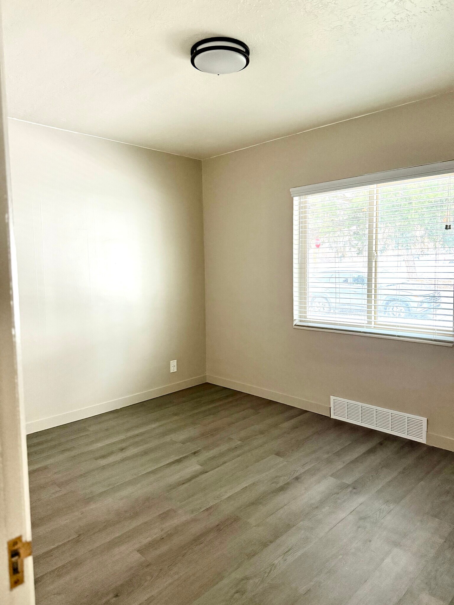 Bedroom 1 without furniture - 2909 Brinker Ave
