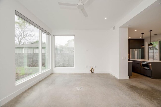 Building Photo - 1206 Justin Ln