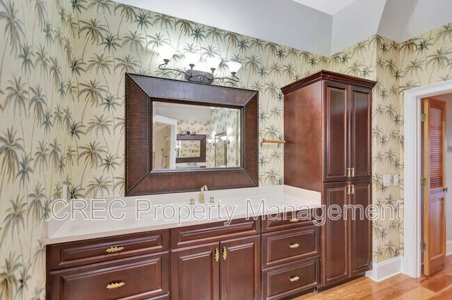 Building Photo - 1392 Eden Rd