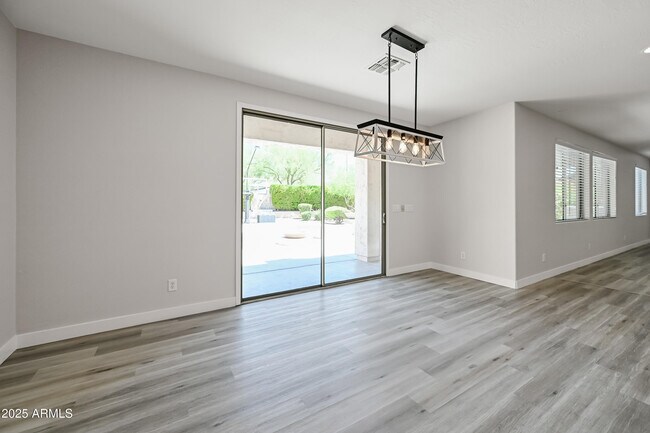 Building Photo - 2426 W Horsetail Trail